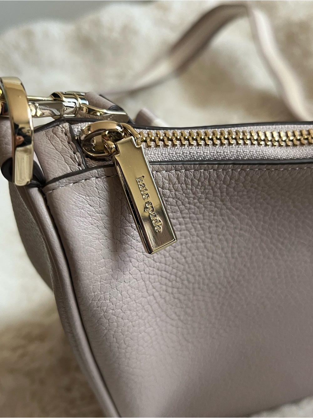 Kate Spade Pebbled Leather Shoulder Bag Grey with Gold Hardware EUC - Picture 8 of 14